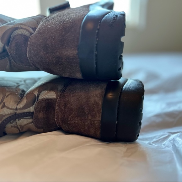Coach Sandi Boot - Used very good condition. Size 9.5 - Picture 5 of 6